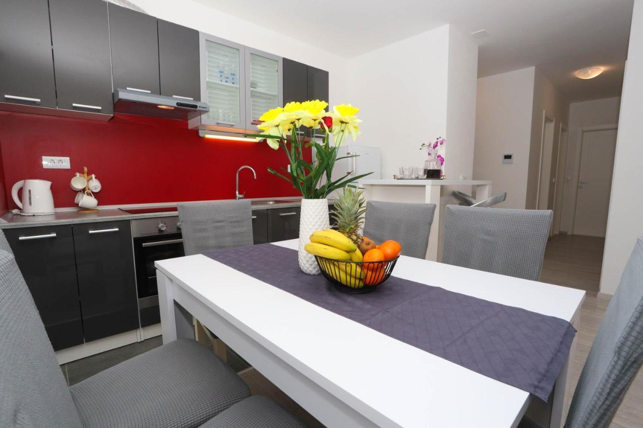Apartman Petra Макарська Екстер'єр фото