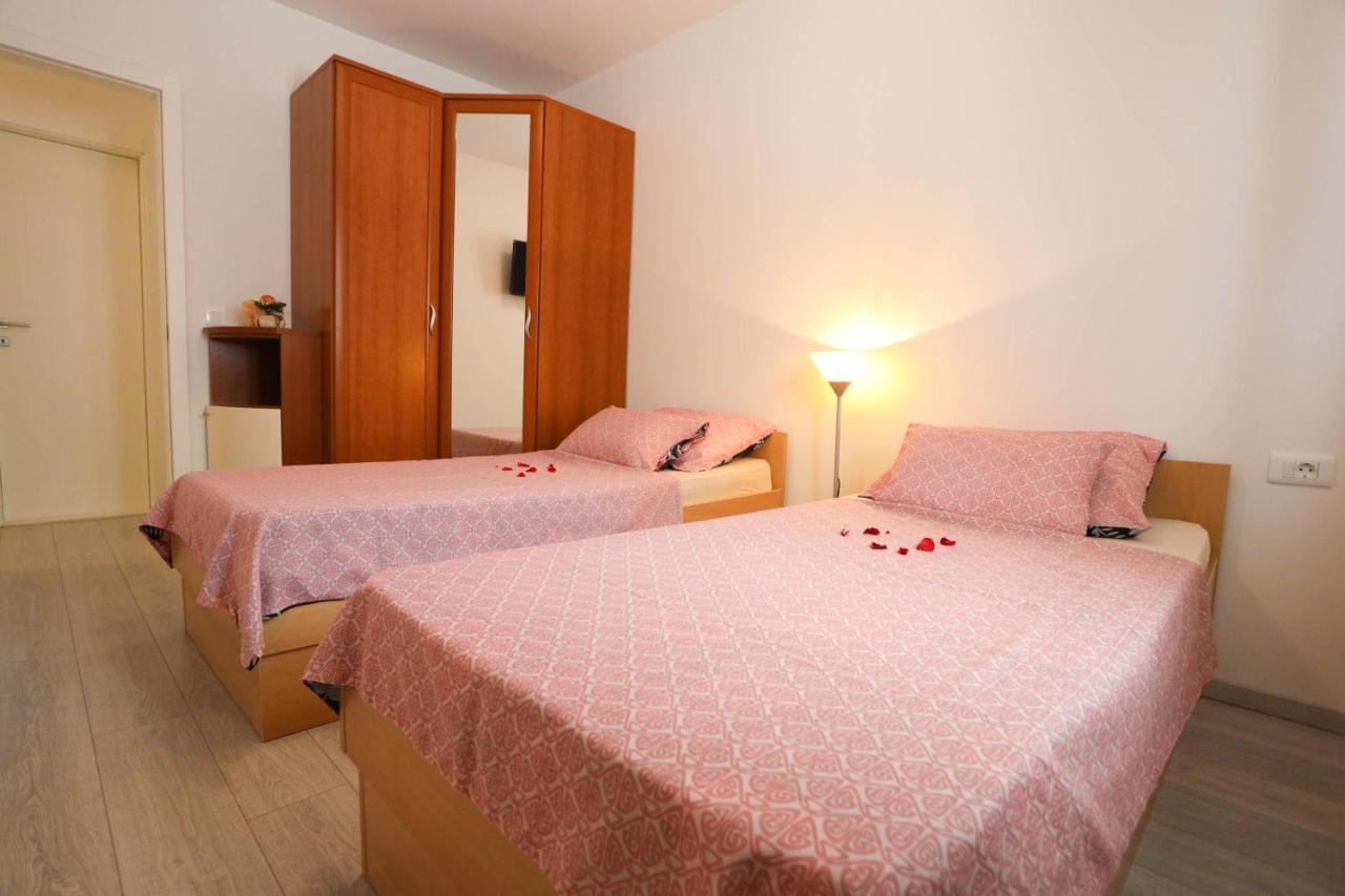 Apartman Petra Макарська Екстер'єр фото