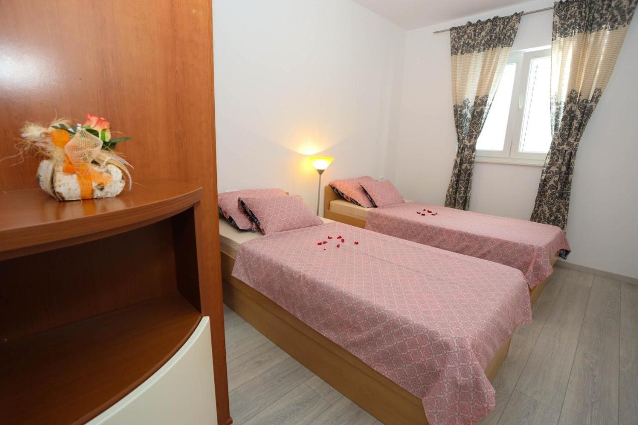 Apartman Petra Макарська Екстер'єр фото