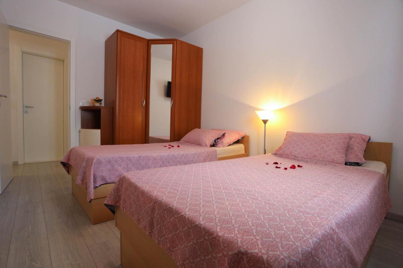 Apartman Petra Макарська Екстер'єр фото